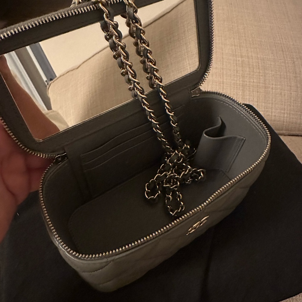 SOLD！100% AUTH Chanel vanity case top handle with chain - Picture 5 of 12